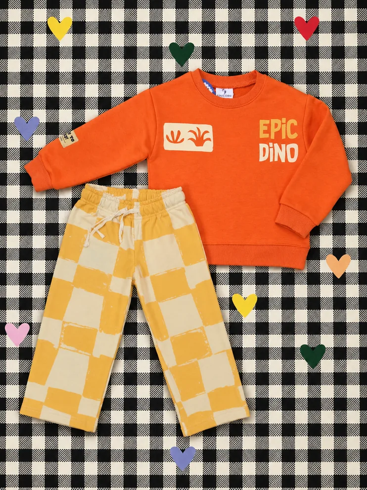 Dinozor Desenli Sweatshirt ve Damalı Eşofman Takımı